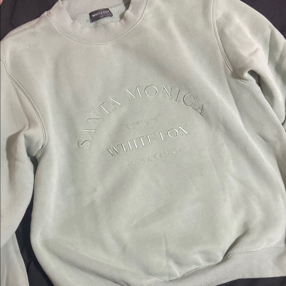White Fox Boutique Crew Neck - Picture 3 of 3